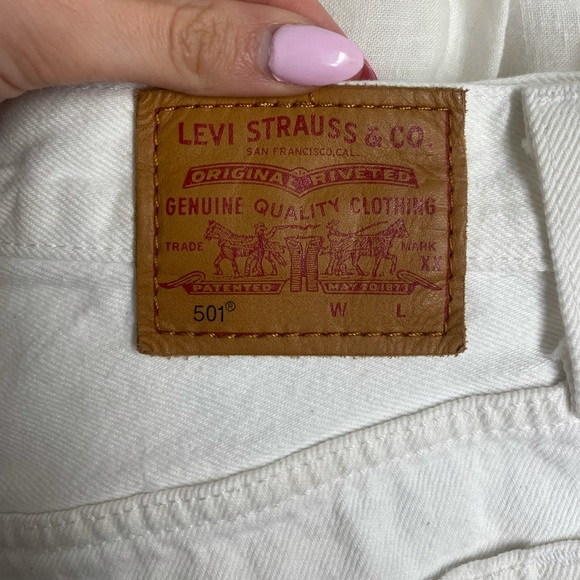 Levi’s Premium 501 High Waisted Jean Short - Picture 6 of 7